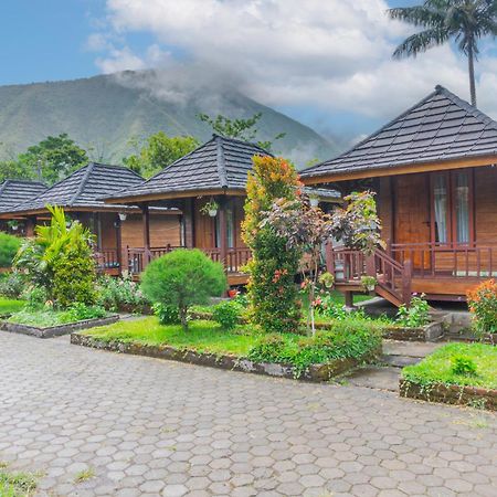 Puncak Rinjani Lodge Sembalunlawang Exteriör bild