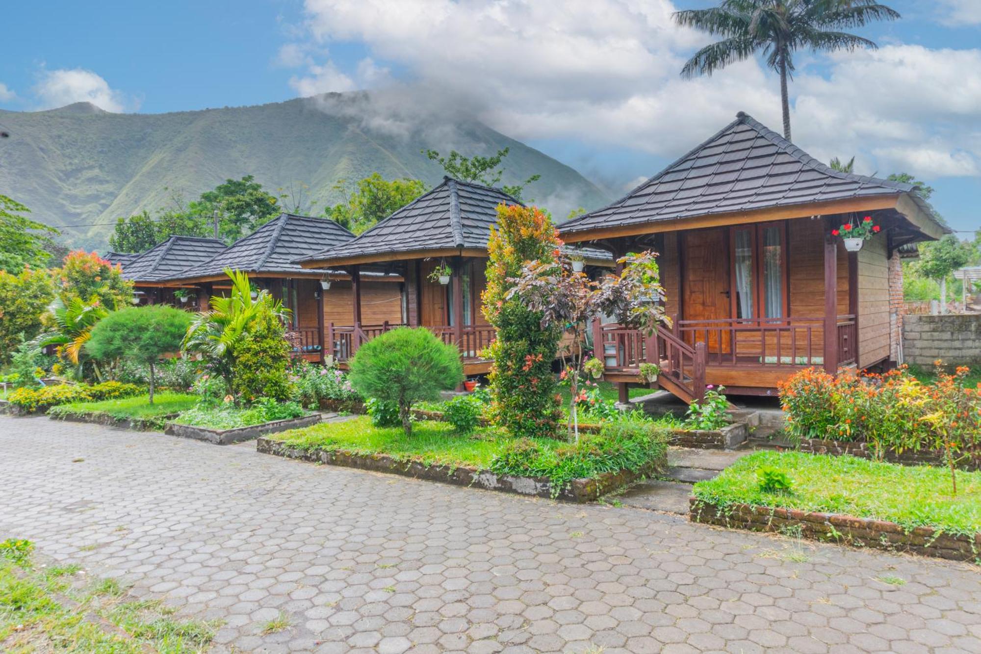 Puncak Rinjani Lodge Sembalunlawang Exteriör bild