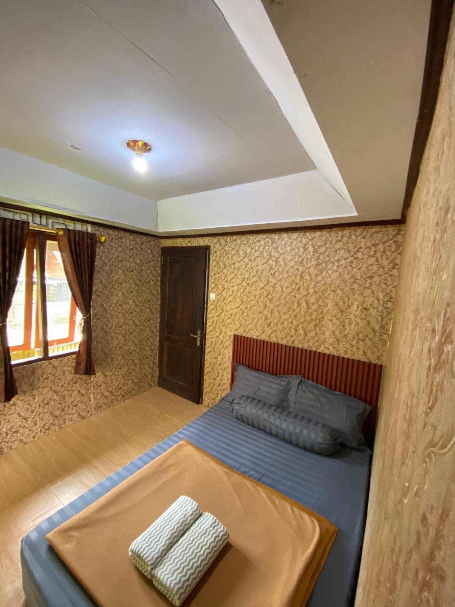 Puncak Rinjani Lodge Sembalunlawang Exteriör bild